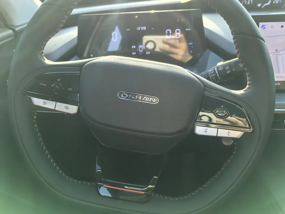 Oshan Changan Auchan Z6 Blue Whale 1.5T DCT smart model 2023 — миниатюра 4