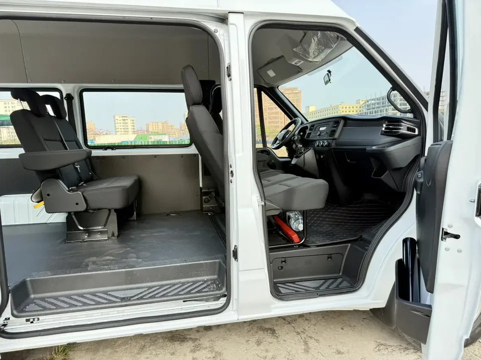 Jiangling Fushun Fushun 2024 2.0T 6MT diesel short-wheelbase mid-high roof commercial multi-purpose passenger vehicle, 5/6 seats 2026 — thumbnail 5