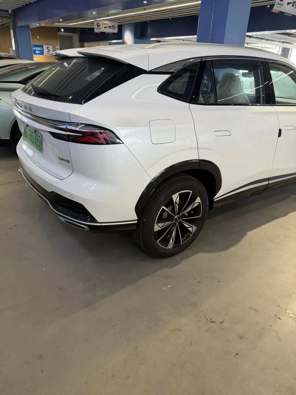 Roewe eRX5 Roewe eRX5 2023 Super Hybrid Super Edition 2025 — миниатюра 2