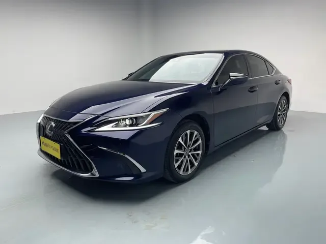 Lexus ES 2023