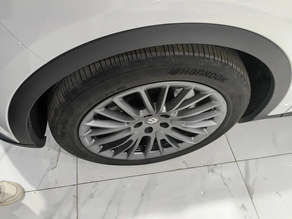 Leapmotor Zero running C11 Pure Electric 580 Premium Edition 2025 — миниатюра 3