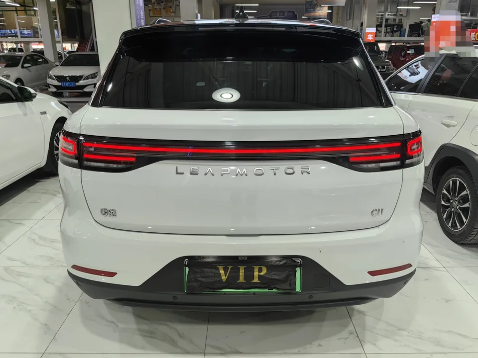 Leapmotor Zero running C11 Pure Electric 580 Premium Edition 2025 — миниатюра 5