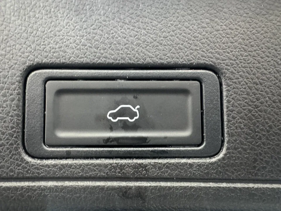 Chery Tiggo 8 PRO PHEV Champion Edition 1.5T DHT 100km Premium Edition 2025 — миниатюра 3