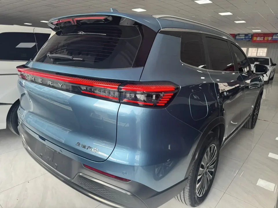Chery Tiggo 8 PLUS C-DM Tiggo 8 PLUS C-DM 2025 1.5T Premium Edition 2025 — миниатюра 2