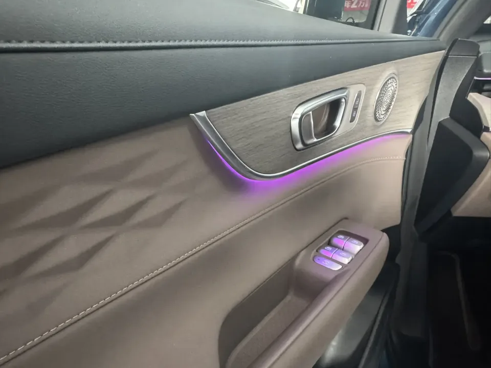 Chery Tiggo 8 PLUS C-DM Tiggo 8 PLUS C-DM 2025 1.5T Premium Edition 2025 — миниатюра 5