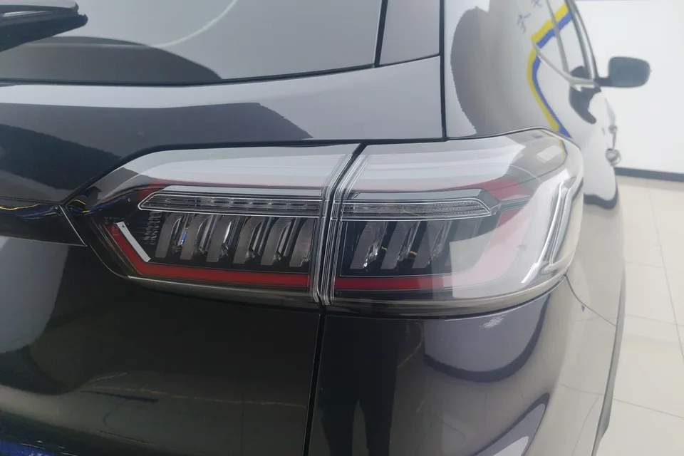Chery Tiggo 8 PLUS 290TGDI DCT luxury version 2023 — миниатюра 2