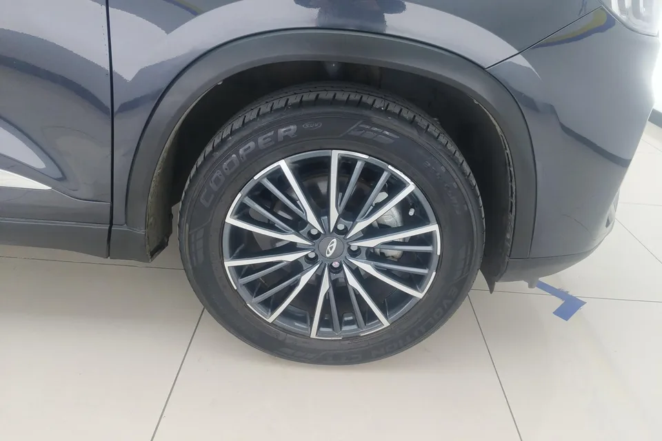 Chery Tiggo 8 PLUS 290TGDI DCT luxury version 2023 — миниатюра 3