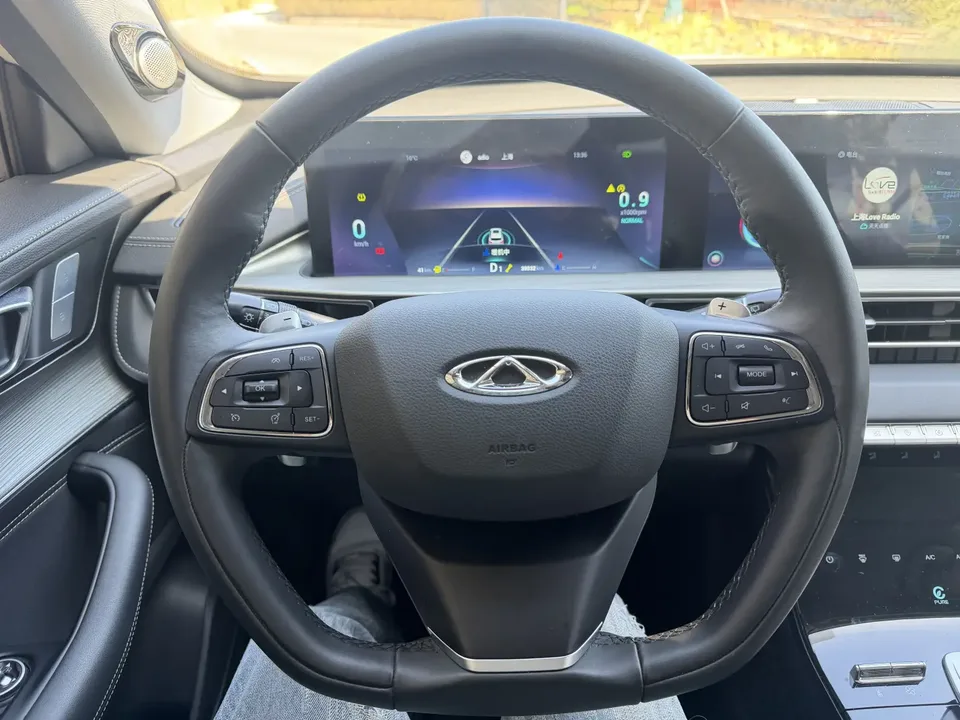 Chery Tiggo 8 PLUS 290TGDI DCT luxury version 2023 — миниатюра 3