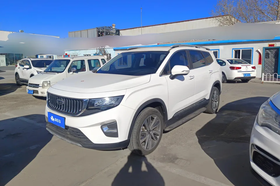 Geely Okavango 2022