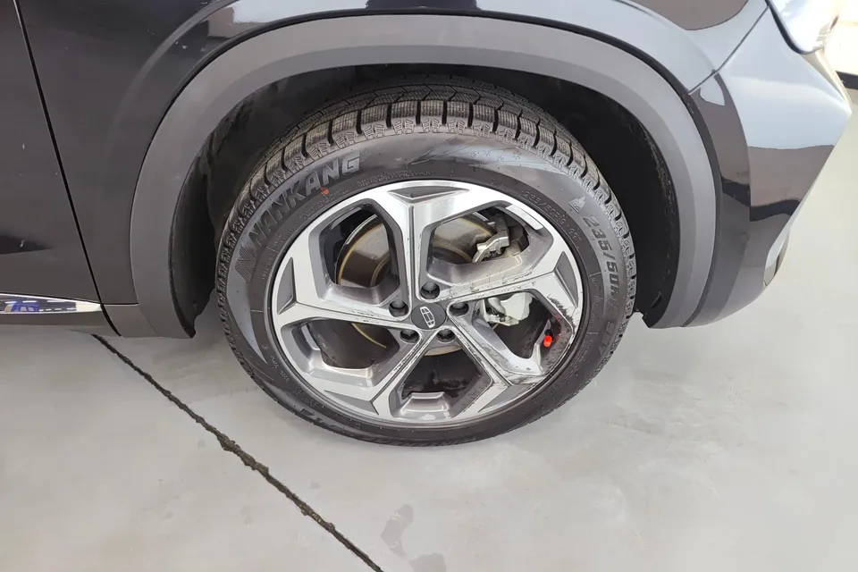 Geely Monjaro Xingyue L 2024 2.0TD High Power Automatic 2WD Yunqi Edition 2025 — миниатюра 3
