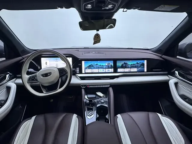 Geely Monjaro 2.0TD DCT EVO 2WD Premium Edition 2023 — миниатюра 4