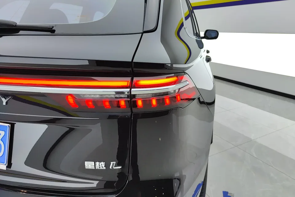 Geely Monjaro 2.0TD DCT EVO 2WD Changfeng Edition 2025 — миниатюра 2