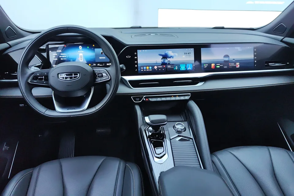 Geely Monjaro 2.0TD DCT EVO 2WD Changfeng Edition 2025 — миниатюра 4