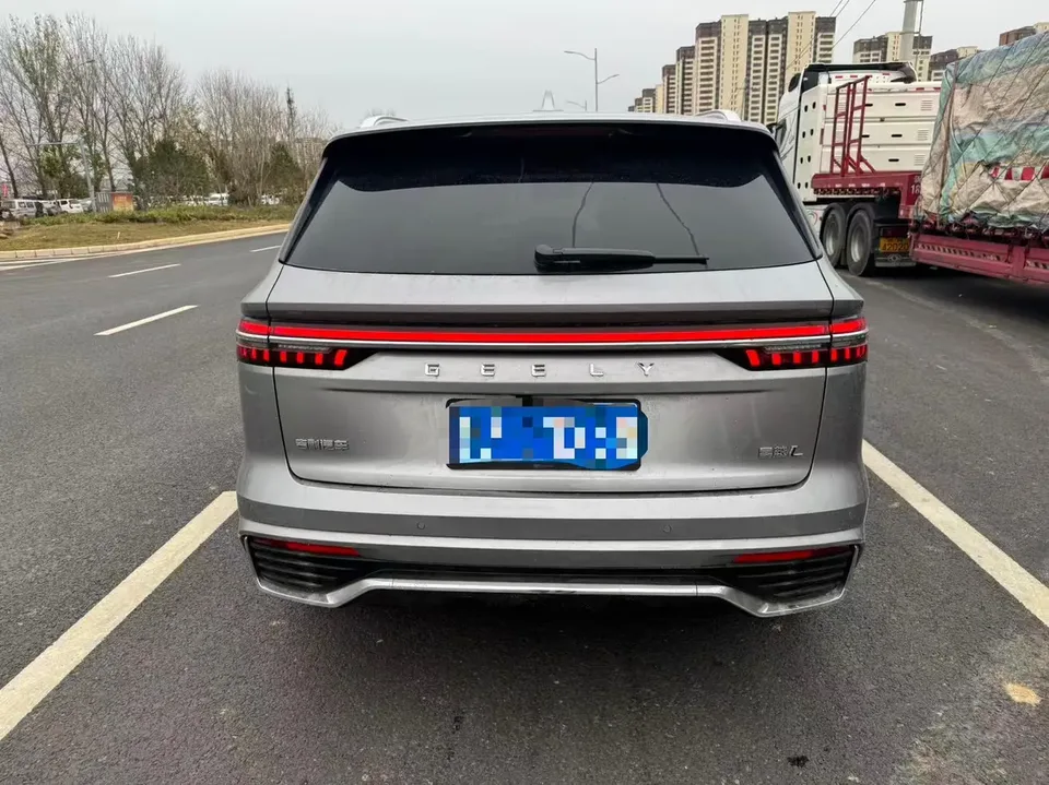 Geely Monjaro Xingyue L 2025 2.0TD High Power Automatic 2WD Dongfang Yao Lanxing Edition 2024 — миниатюра 2