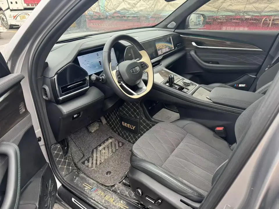 Geely Monjaro Xingyue L 2025 2.0TD High Power Automatic 2WD Dongfang Yao Lanxing Edition 2024 — миниатюра 3