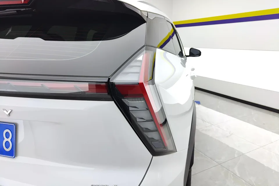 Geely Atlas L 1.5TD DCT Premium Edition 2024 — миниатюра 2