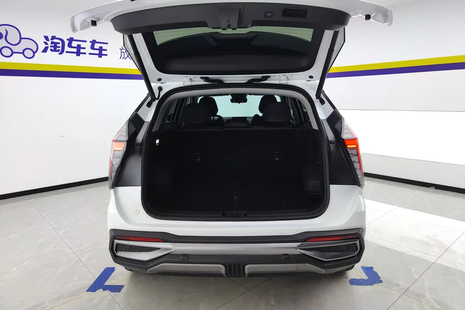 Geely Atlas L 1.5TD DCT Premium Edition 2024 — миниатюра 5