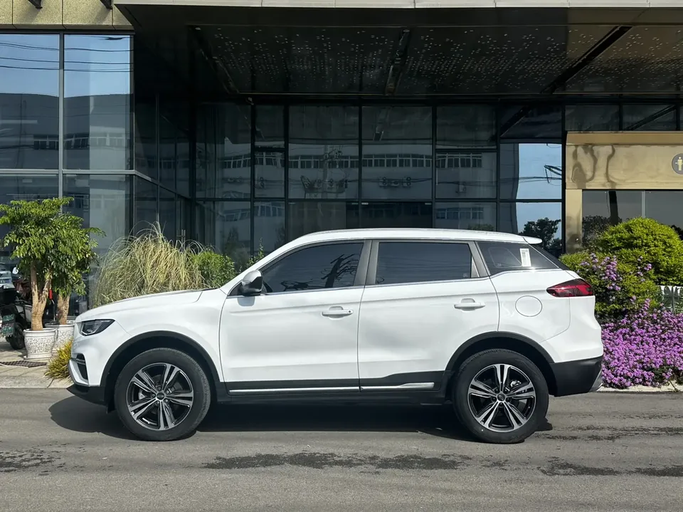 Geely Atlas Boyue 2022 1.8TD DCT Smart Elegant Edition 2022 — thumbnail 3