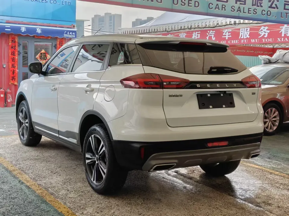 Geely Atlas 1.8TD DCT Smart Elegant Edition 2023 — миниатюра 3