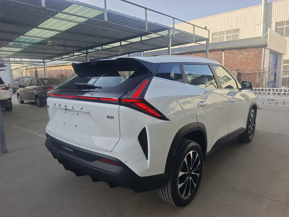 Geely Atlas 1.5TD Longteng Edition 2026 — миниатюра 2