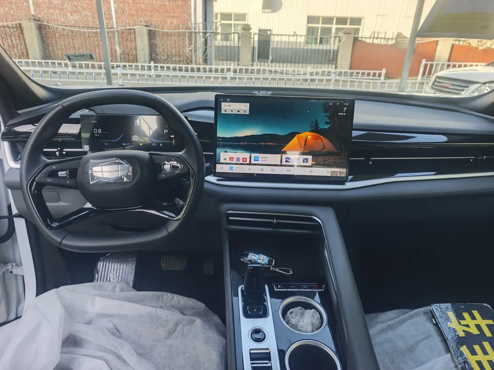 Geely Atlas 1.5TD Longteng Edition 2026 — миниатюра 3