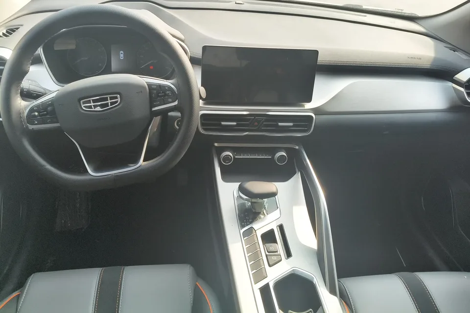 Geely Coolray SX11 Binyue 2024 1.5T DCT Longteng Edition 2025 — миниатюра 4