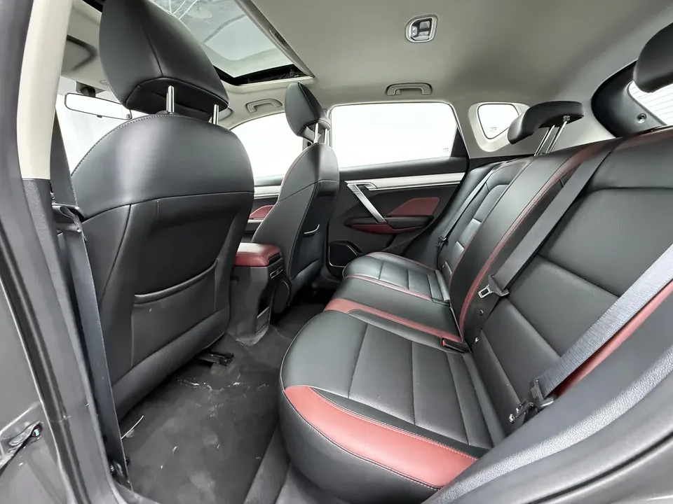 Geely Coolray SX11 Binyue 2021 240T DCT Platinum Edition 2022 — thumbnail 5