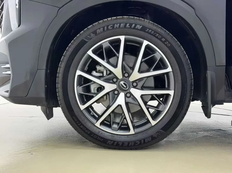GAC Trumpchi GS8 Trumpchi GS8 2025 Pilot Series 2.0TGDI 2WD 5-seater Luxury Edition 2024 — миниатюра 3