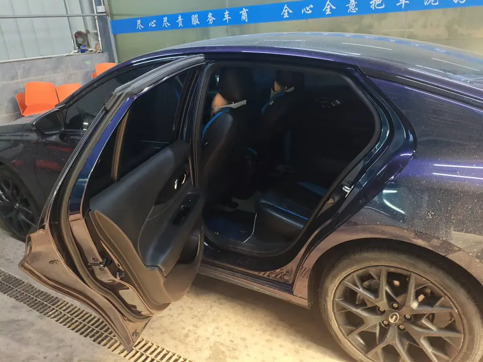 GAC Trumpchi Shadow Leopard 270T J16 Galaxy Fighter Edition 2023 — миниатюра 3