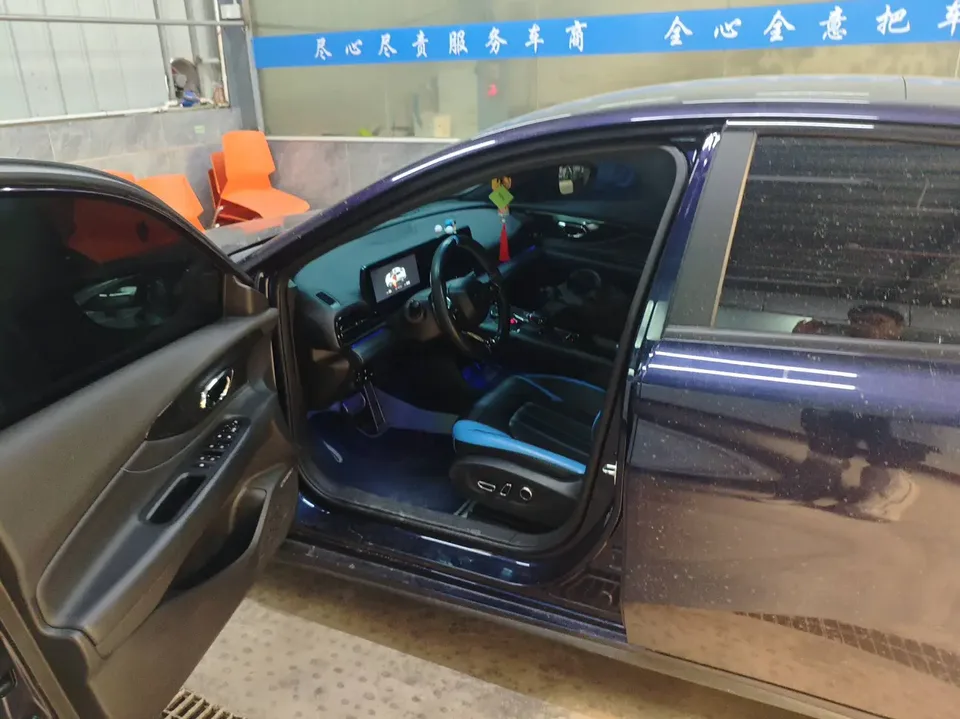 GAC Trumpchi Shadow Leopard 270T J16 Galaxy Fighter Edition 2023 — миниатюра 5