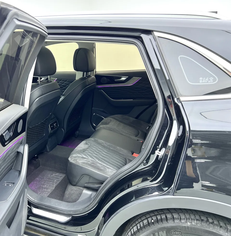 Hongqi HS5 Hongqi HS5 2022 facelift 2.0T Zhilian Qixiang Edition 2023 — миниатюра 5