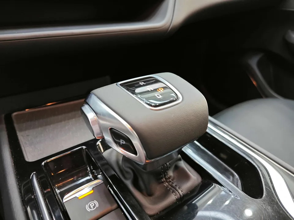 Hongqi E-QM5 500KM Travel Edition 100kW 2024 — миниатюра 4