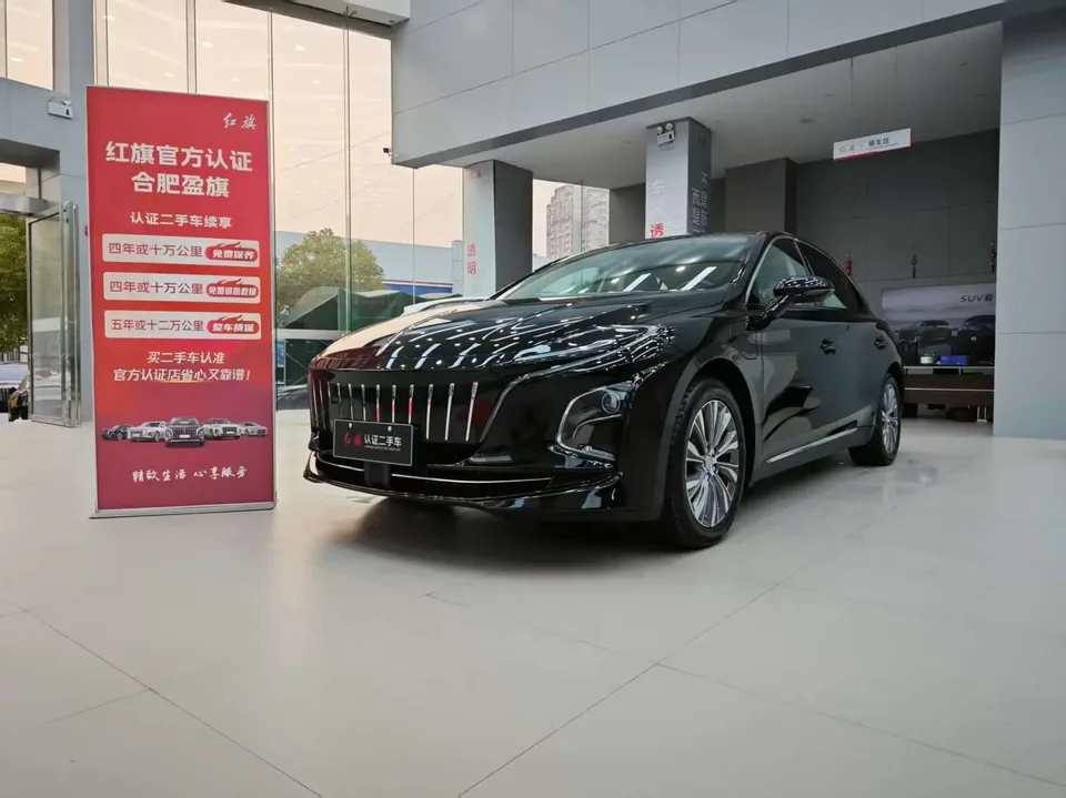 Hongqi E-QM5 500KM Travel Edition 100kW 2024 — фото 1, купить с доставкой в Москву