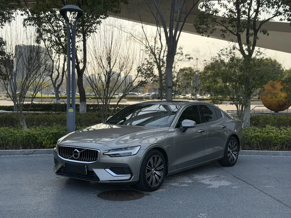 Volvo S60 PHEV 2022