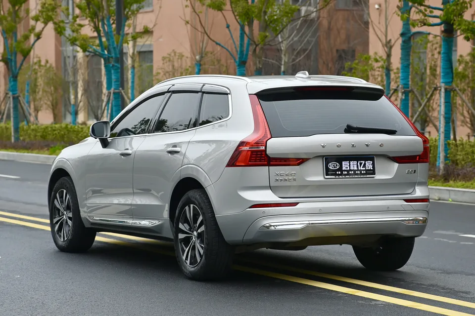 Volvo XC60 Volvo XC60 2023 B5 4WD Zhiyi Deluxe Edition 2022 — thumbnail 4