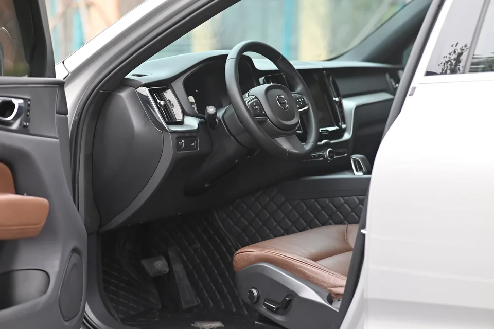 Volvo XC60 Volvo XC60 2023 B5 4WD Zhiyi Deluxe Edition 2022 — thumbnail 5