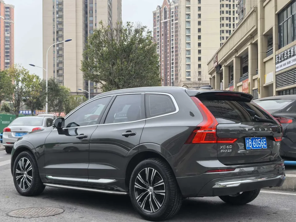 Volvo XC60 Volvo XC60 2022 B5 4WD Zhiyi Luxury Edition 2022 — миниатюра 4