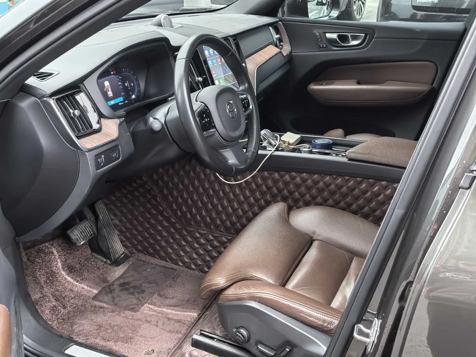 Volvo XC60 Volvo XC60 2022 B5 4WD Zhiyi Luxury Edition 2022 — миниатюра 5