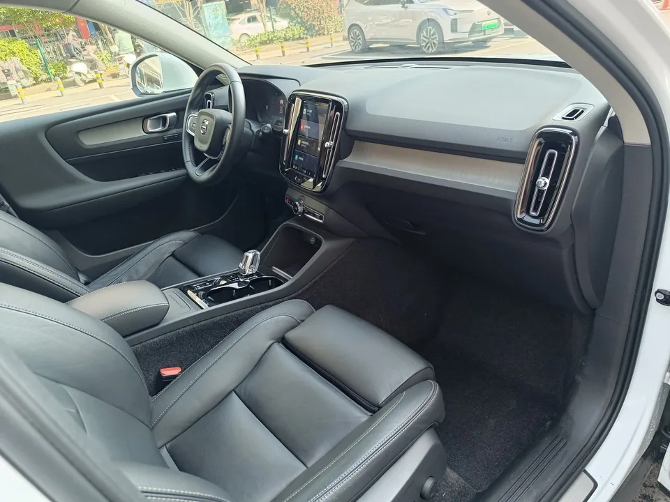 Volvo XC40 Volvo XC40 2025 B4 4WD Zhiyuan Luxury Edition 2024 — миниатюра 3