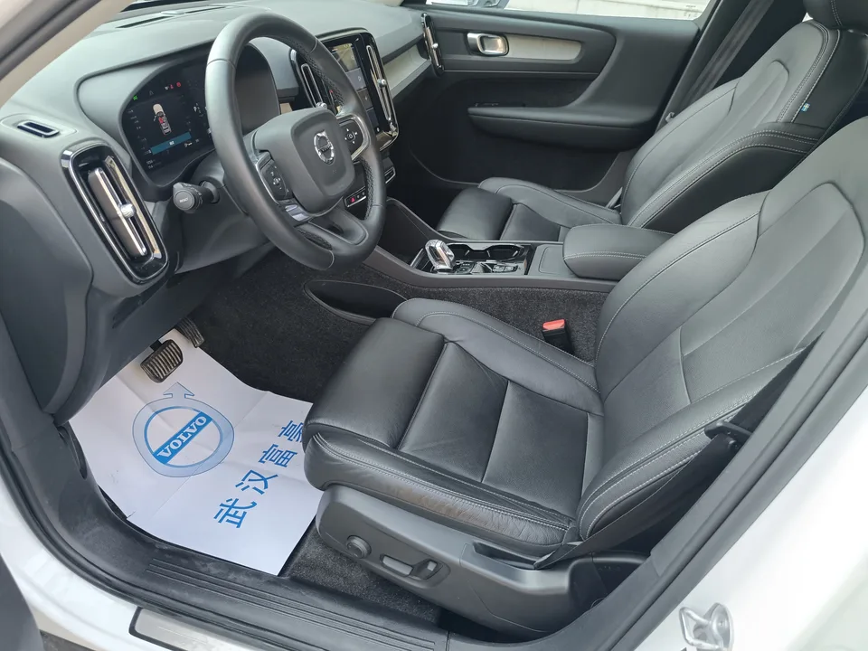 Volvo XC40 Volvo XC40 2025 B4 4WD Zhiyuan Luxury Edition 2024 — миниатюра 4
