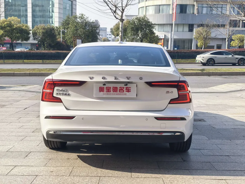 Volvo S60 S60 2025 Volvo S60 2025 B4 Zhiyi Luxury Edition 2025 — thumbnail 2