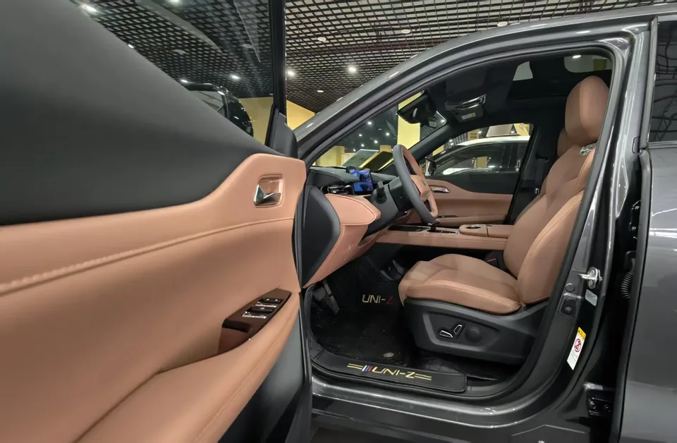 Changan Uni-Z Changan UNI-Z 2025 1.5T DCT Luxury Edition 2025 — миниатюра 5