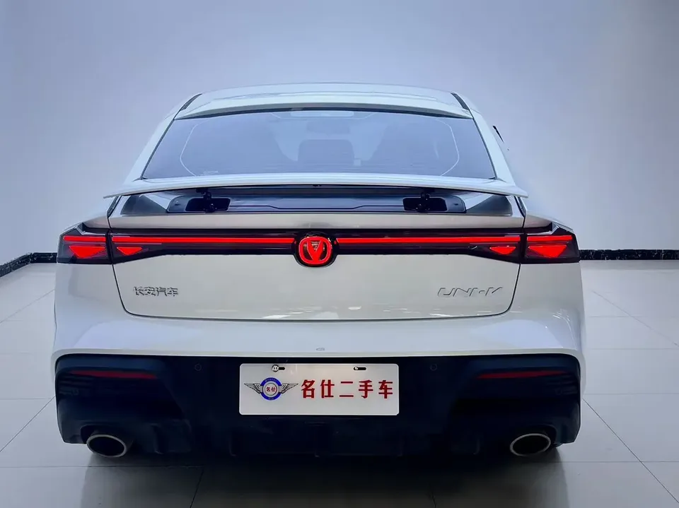 Changan UNI-V third generation 1.5T 500Bar Premium Edition 2026 — миниатюра 4