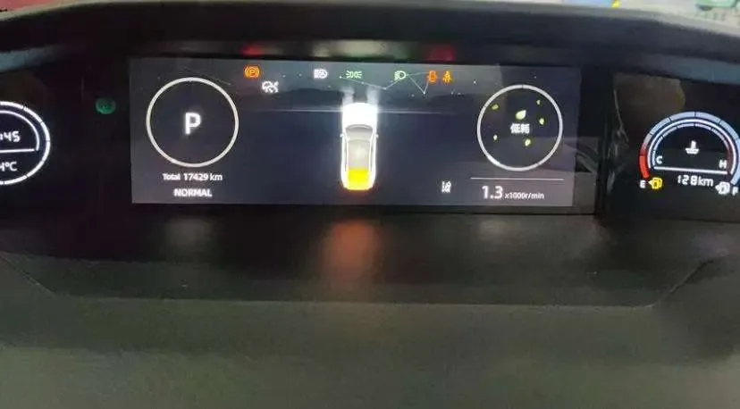 Changan UNI-V 1.5T Sports Edition 2023 — миниатюра 3