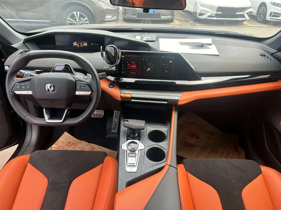 Changan UNI-V 1.5T Sports Edition 2023 — миниатюра 5