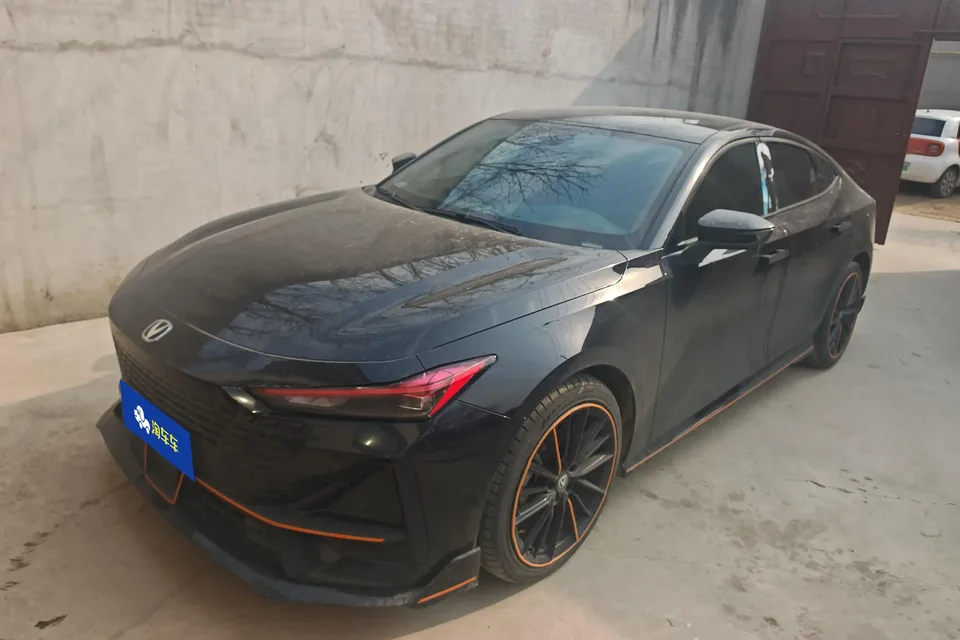 Changan UNI-V UNI-V 2023 1.5T Sports Edition 2024 — photo 1, buy with delivery to Moscow