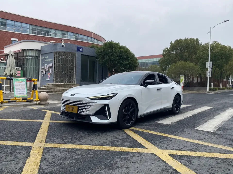 Changan UNI-V 2024