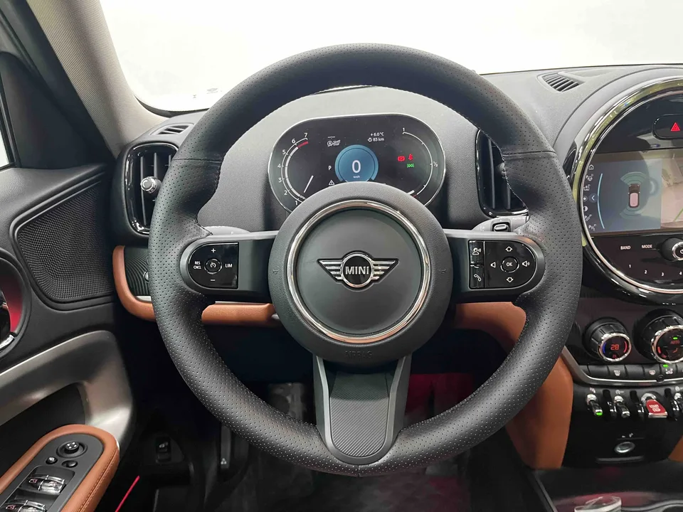 MINI Countryman MINI COUNTRYMAN 2023 facelift 1.5T COOPER ALL4 Connoisseur 2024 — миниатюра 5
