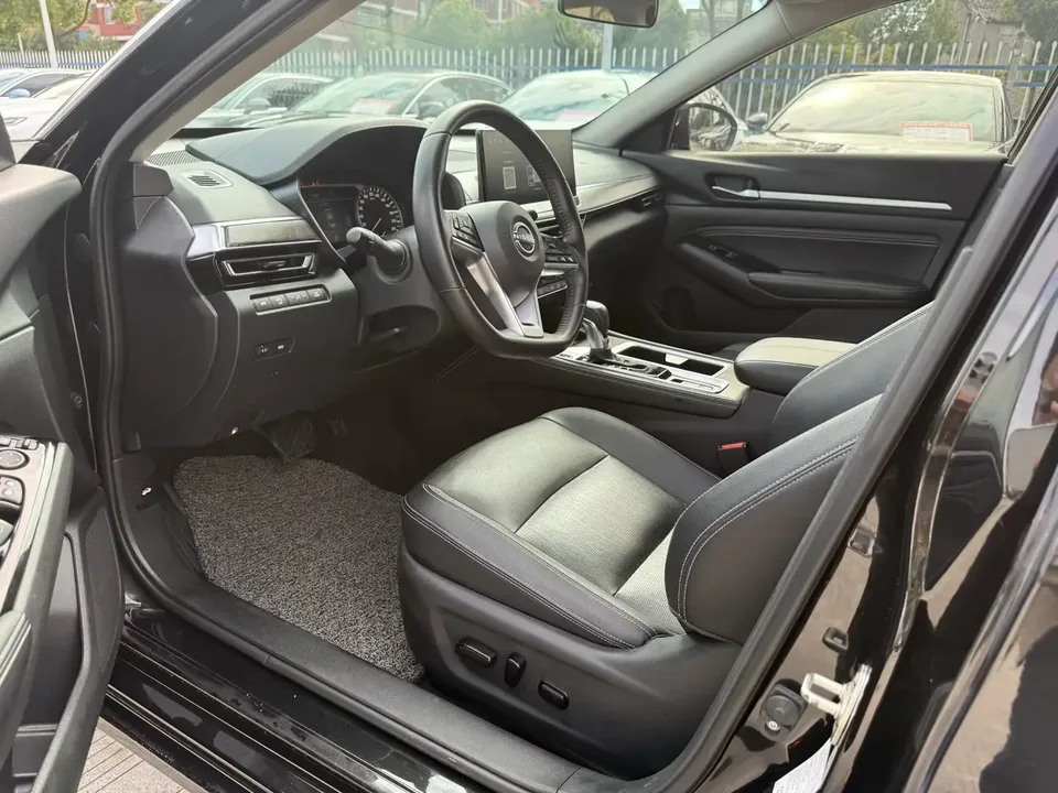 Nissan Altima Teana 2022 2.0L XE Pure Edition 2023 — миниатюра 4