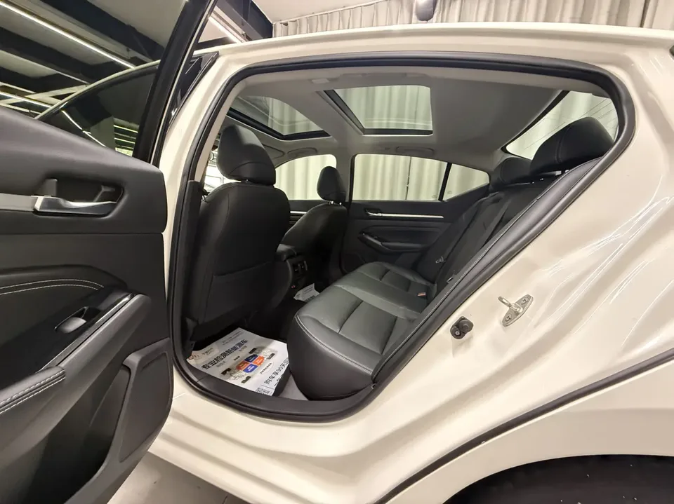 Nissan Altima Teana 2021 2.0L XL Comfort Edition 2022 — миниатюра 3